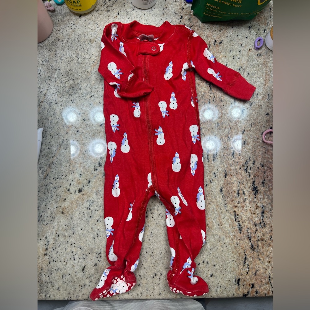 Hanna Andersson footie pajamas Snowmen on Red